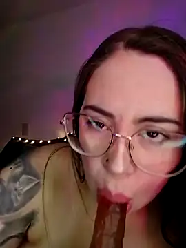 soofy   online show from February 20, 2026, 6:19 am