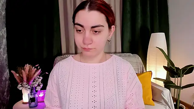 hannacheekss  online show from May 15, 2026, 2:09 am