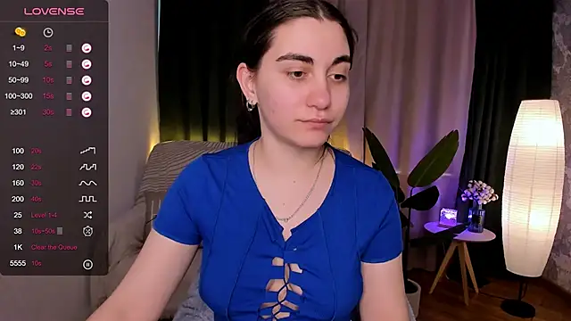 Snapshot of hannacheekss_ chatting on February 19, 2025, 8:12 am hannacheekss online show from February 19, 2025, 8:12 am