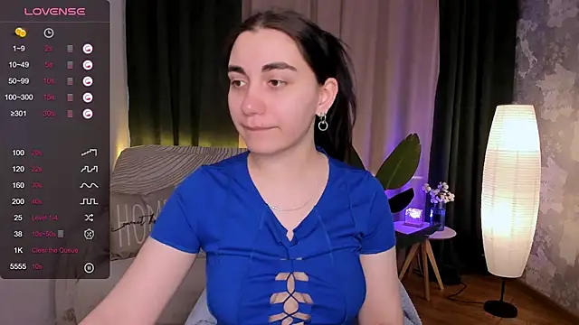 Snapshot of hannacheekss_ chatting on February 17, 2025, 9:03 am hannacheekss online show from February 17, 2025, 9:03 am