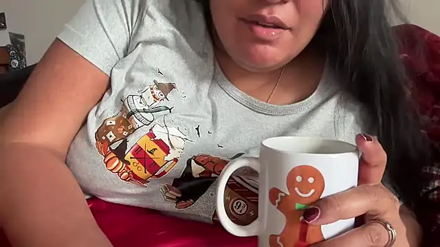 Snapshot of MashaCL chatting on December 17, 2025, 10:09 am MashaCL online show from December 17, 2025, 10:09 am