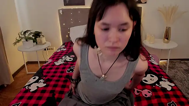 Emily Strikeee online show from June 5, 2026, 2:05 am
