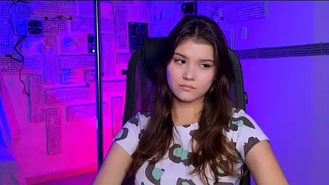 Snapshot of EvaThopson chatting on November 22, 2025, 12:04 pm EvaThopson online show from November 22, 2025, 12:04 pm