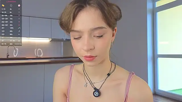 KellyAdderiy online show from April 20, 2026, 3:20 am