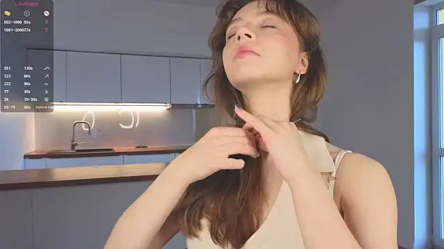 KellyAdderiy online show from April 18, 2026, 3:09 am