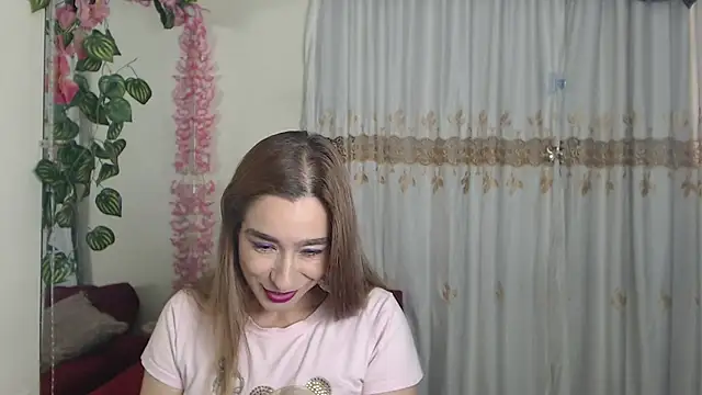 Snapshot of Madam_dali chatting on February 18, 2025, 4:25 pm Madam dali online show from February 18, 2025, 4:25 pm