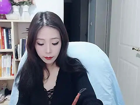 SuSushi728 online show from February 6, 2026, 4:14 pm