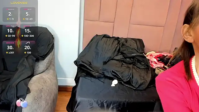 Snapshot of JennieRosse chatting on April 25, 2026, 12:52 pm JennieRosse online show from April 25, 2026, 12:52 pm