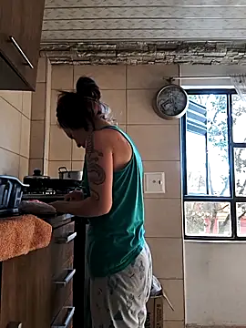 Snapshot of Tefannyy_ chatting on February 8, 2026, 1:31 pm Tefannyy online show from February 8, 2026, 1:31 pm