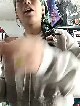 Snapshot of Tefannyy_ chatting on February 13, 2026, 3:56 pm Tefannyy online show from February 13, 2026, 3:56 pm