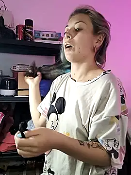 Snapshot of Tefannyy_ chatting on February 25, 2026, 2:28 pm Tefannyy online show from February 25, 2026, 2:28 pm