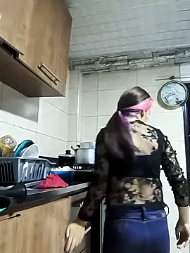 Snapshot of Tefannyy_ chatting on January 17, 2026, 2:48 am Tefannyy online show from January 17, 2026, 2:48 am