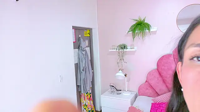 ChanelAdamss  online show from November 26, 2025, 3:39 am