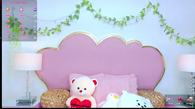 NahiaraReina online show from November 8, 2025, 2:09 pm