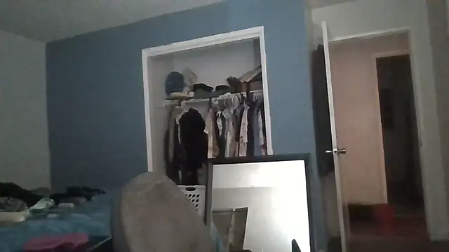 Snapshot of rosequartz chatting on February 8, 2026, 6:22 am rosequartz online show from February 8, 2026, 6:22 am