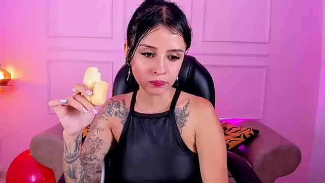 Snapshot of yenny_garcia chatting on September 9, 2025, 5:55 pm yenny garcia online show from September 9, 2025, 5:55 pm