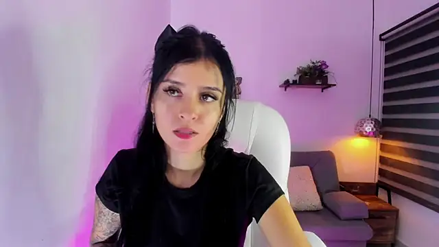 Snapshot of yenny_garcia chatting on October 1, 2025, 6:34 pm yenny garcia online show from October 1, 2025, 6:34 pm
