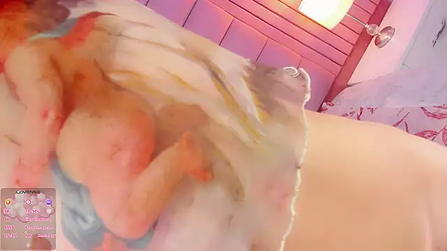 Baddinner online show from April 12, 2026, 12:52 pm