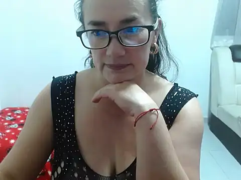 Snapshot of AllisonMillerHot chatting on March 14, 2025, 2:20 am AllisonMillerHot online show from March 14, 2025, 2:20 am