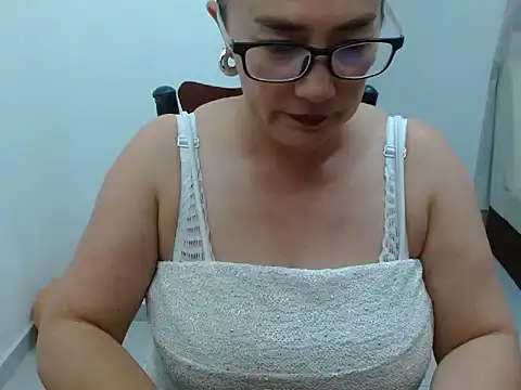 Snapshot of AllisonMillerHot chatting on January 7, 2025, 10:19 pm AllisonMillerHot online show from January 7, 2025, 10:19 pm