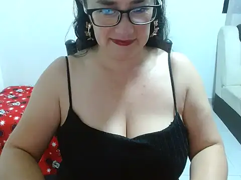 Snapshot of AllisonMillerHot chatting on February 25, 2025, 11:21 am AllisonMillerHot online show from February 25, 2025, 11:21 am