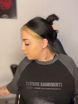 AnnikaMerliahh  online show from October 31, 2025, 9:22 pm