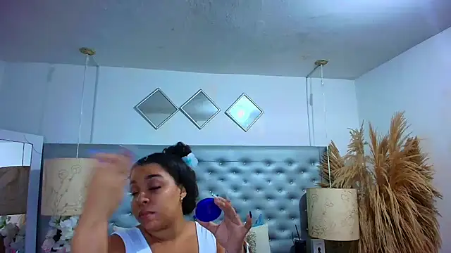 EileenBenzon online show from February 9, 2026, 1:42 pm