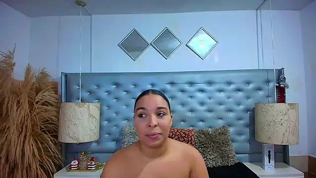 Snapshot of EileenBenzon chatting on November 29, 2025, 5:57 pm EileenBenzon online show from November 29, 2025, 5:57 pm