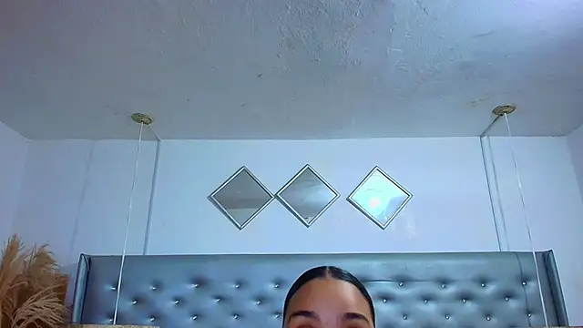 Snapshot of EileenBenzon chatting on December 3, 2025, 4:50 pm EileenBenzon online show from December 3, 2025, 4:50 pm