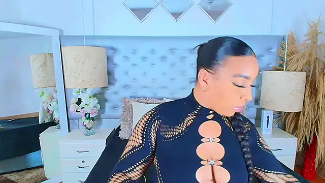 EileenBenzon online show from February 15, 2026, 4:57 am