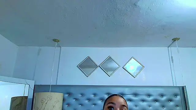 EileenBenzon online show from February 25, 2026, 4:23 am