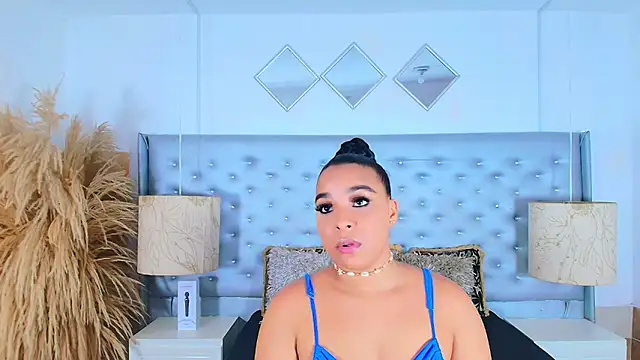 Snapshot of EileenBenzon chatting on November 21, 2025, 5:12 pm EileenBenzon online show from November 21, 2025, 5:12 pm