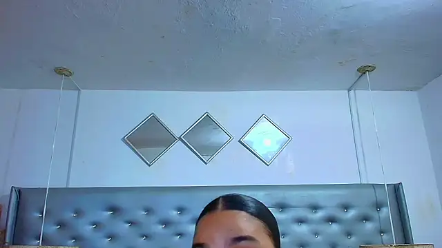 Snapshot of EileenBenzon chatting on December 1, 2025, 4:41 pm EileenBenzon online show from December 1, 2025, 4:41 pm