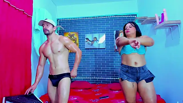 Snapshot of alessandro27yleonora chatting on March 21, 2025, 11:12 am alessandro27yleonora online show from March 21, 2025, 11:12 am