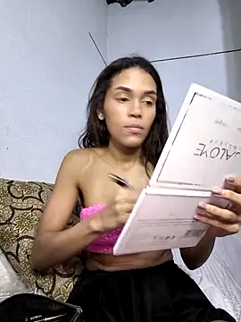 Snapshot of Cositarica_69 chatting on September 24, 2025, 3:46 am Cositarica 69 online show from September 24, 2025, 3:46 am