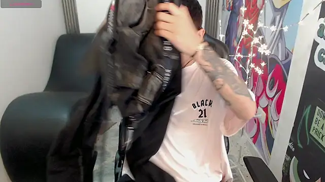 Brayan lopezz online show from January 29, 2025, 1:07 pm