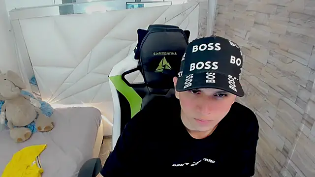 Brayan lopezz online show from March 18, 2025, 12:50 pm