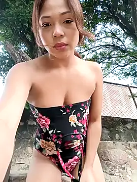 Snapshot of sweet_outdoor_charm chatting on December 13, 2024, 8:58 pm sweet outdoor charm online show from December 13, 2024, 8:58 pm