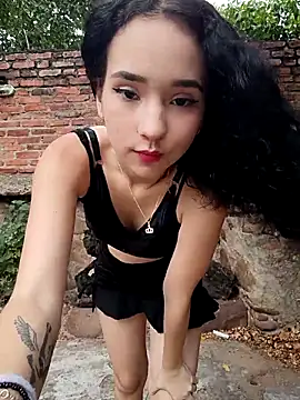 Snapshot of sweet_outdoor_charm chatting on November 28, 2025, 8:09 pm sweet outdoor charm online show from November 28, 2025, 8:09 pm