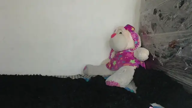 Snapshot of skinny_sweet2411 chatting on November 30, 2025, 2:40 pm skinny sweet2411 online show from November 30, 2025, 2:40 pm