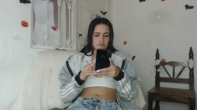 Snapshot of skinny_sweet2411 chatting on November 4, 2025, 2:21 pm skinny sweet2411 online show from November 4, 2025, 2:21 pm