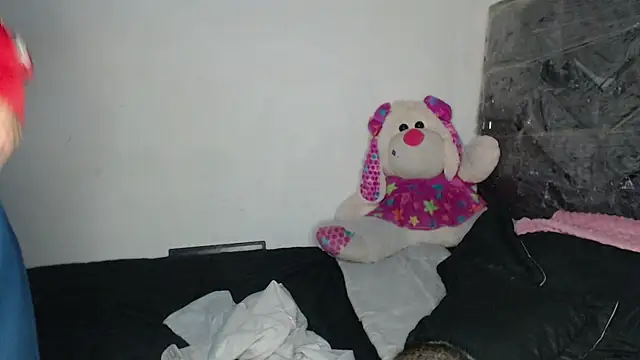 skinny sweet2411 online show from February 6, 2026, 11:12 pm