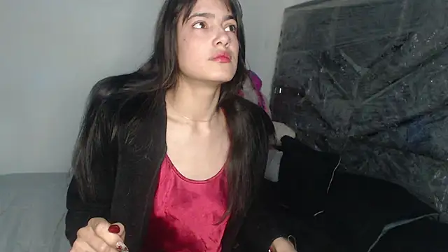 skinny sweet2411 online show from April 13, 2026, 7:34 am