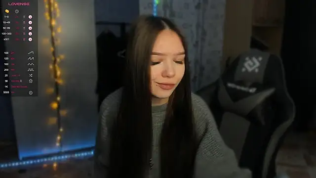 SweetyDeviliya online show from December 15, 2025, 4:18 am