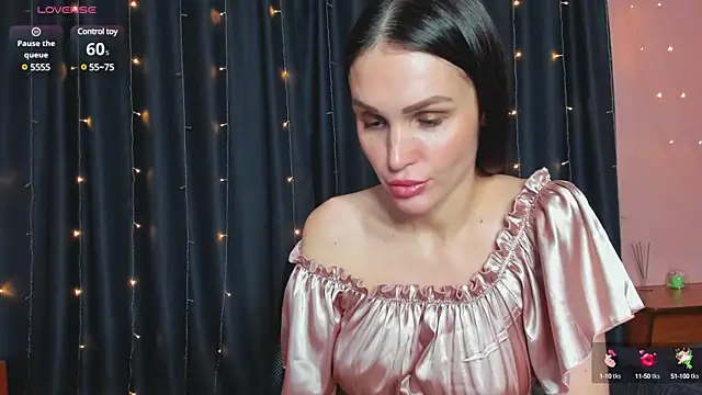 Snapshot of cross_the_line chatting on March 21, 2025, 9:34 am cross the line online show from March 21, 2025, 9:34 am