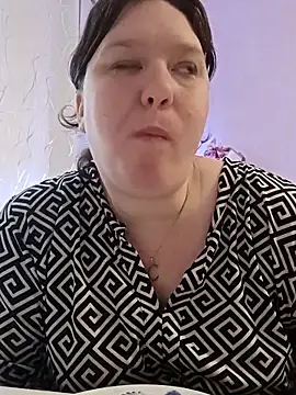 CurvyMilf1992 online show from October 16, 2025, 7:38 am
