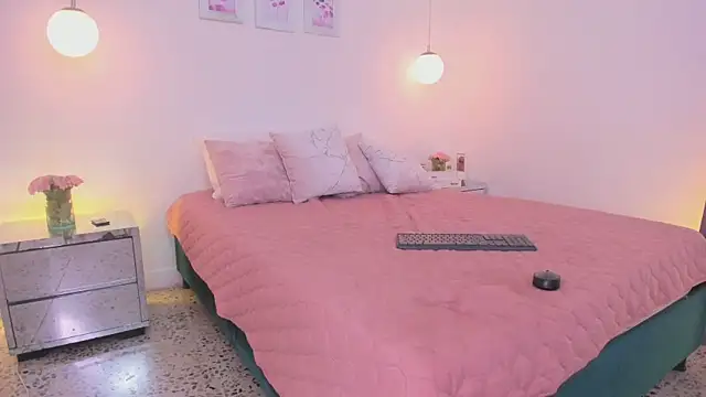 ibella7 online show from April 18, 2026, 7:58 pm