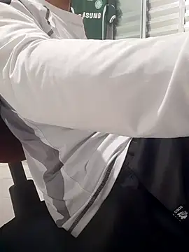 Snapshot of bbehemothh chatting on January 7, 2026, 2:27 am bbehemothh online show from January 7, 2026, 2:27 am