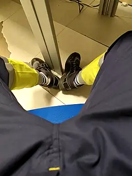 coppiapazza online show from February 27, 2025, 6:24 am