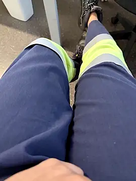 coppiapazza online show from October 3, 2025, 5:31 am